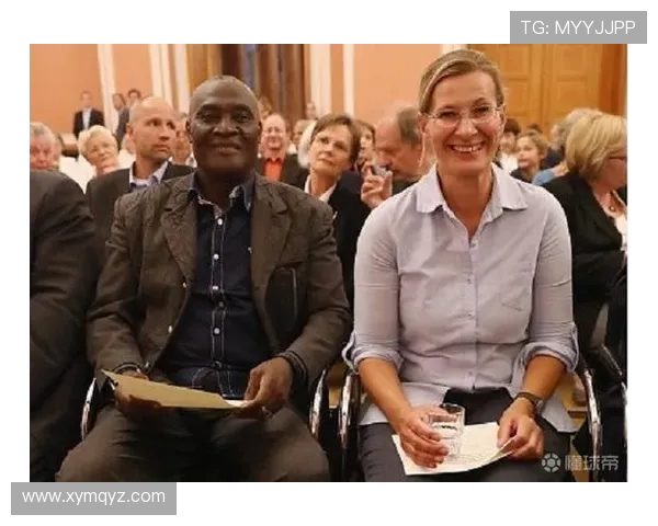 恶人博阿滕多次家暴前女友自杀引众怒 揭开足球明星的黑暗面 恶人博阿滕多次家暴前女友自杀引众怒 揭开足球明星的黑暗面